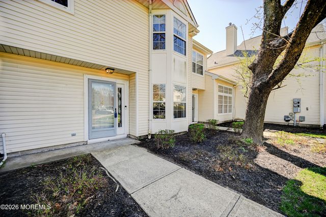 214 Paddington Court 6-4, Manalapan, NJ 07726