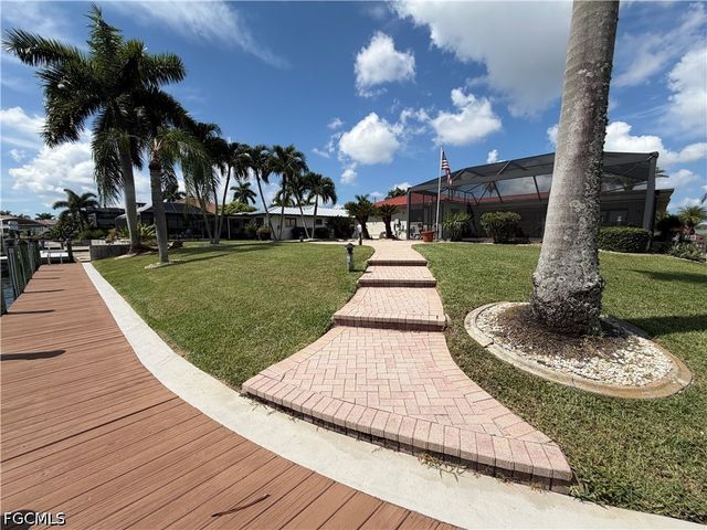 1957 SE 36th ST, Cape Coral, FL 33904