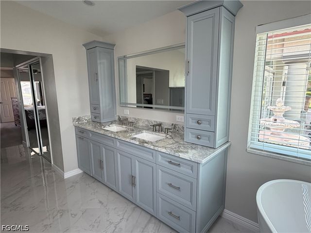 1957 SE 36th ST, Cape Coral, FL 33904