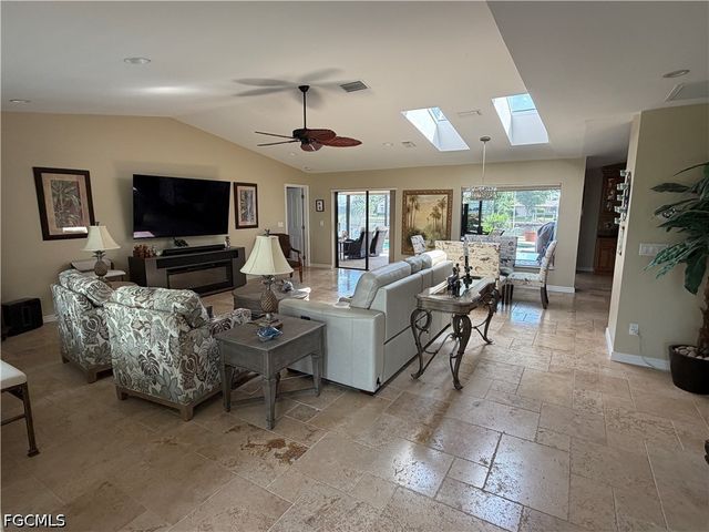 1957 SE 36th ST, Cape Coral, FL 33904