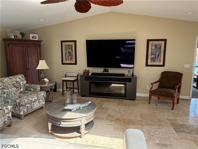 1957 SE 36th ST, Cape Coral, FL 33904