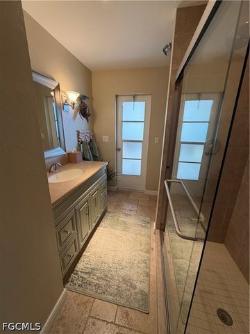 1957 SE 36th ST, Cape Coral, FL 33904