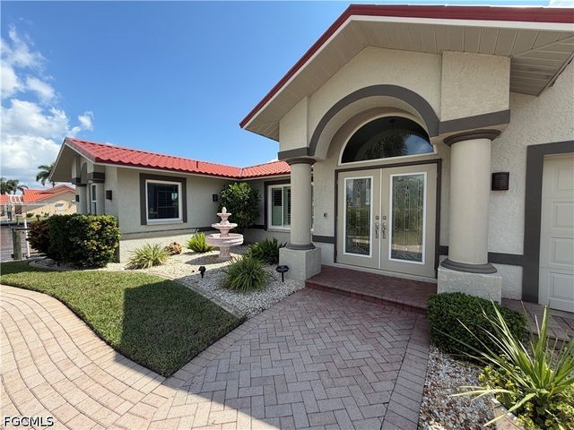 1957 SE 36th ST, Cape Coral, FL 33904