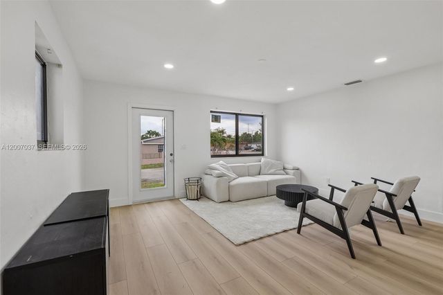 6595 SW 31st St, Miami, FL 33155