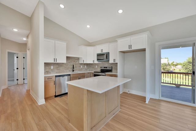 118 E Poplar Ct, Goddard, KS 67052