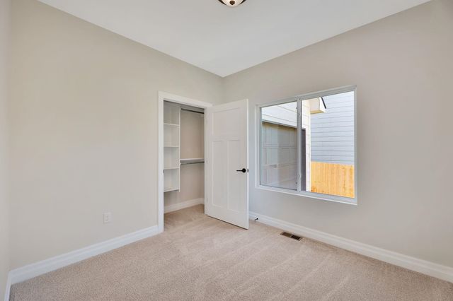 118 E Poplar Ct, Goddard, KS 67052