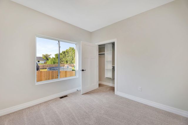 118 E Poplar Ct, Goddard, KS 67052