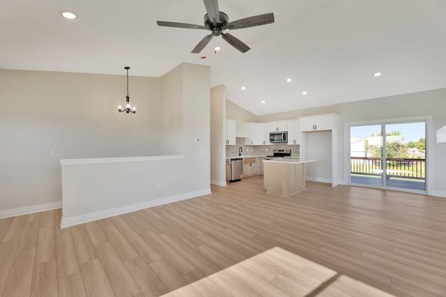 118 E Poplar Ct, Goddard, KS 67052