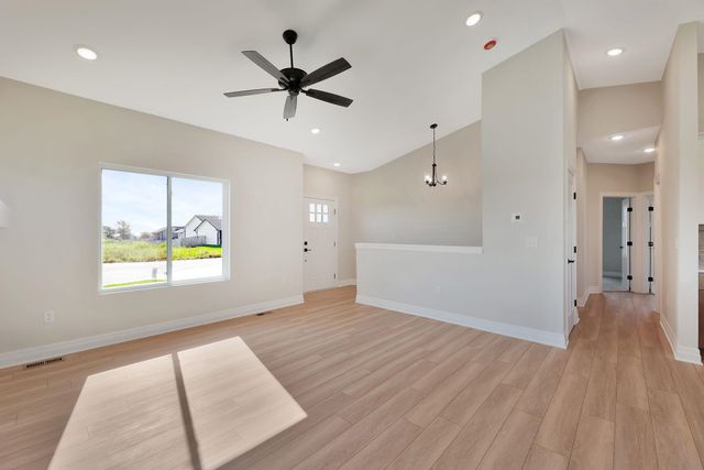 118 E Poplar Ct, Goddard, KS 67052