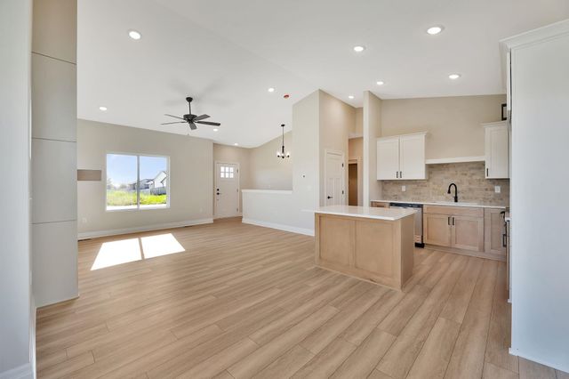 118 E Poplar Ct, Goddard, KS 67052