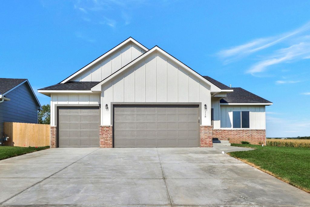 118 E Poplar Ct, Goddard, KS 67052