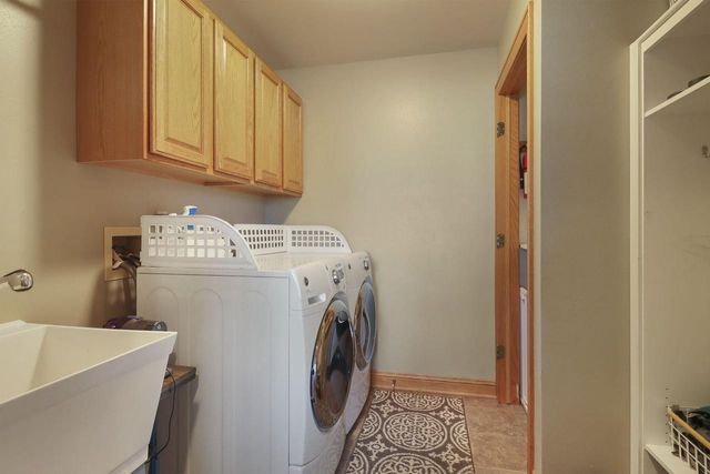 1100 Cooper Hawk DRIVE, Burlington, WI 53105