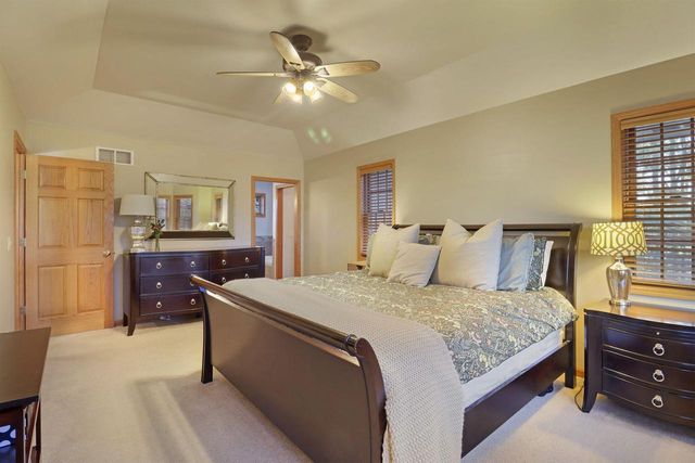 1100 Cooper Hawk DRIVE, Burlington, WI 53105