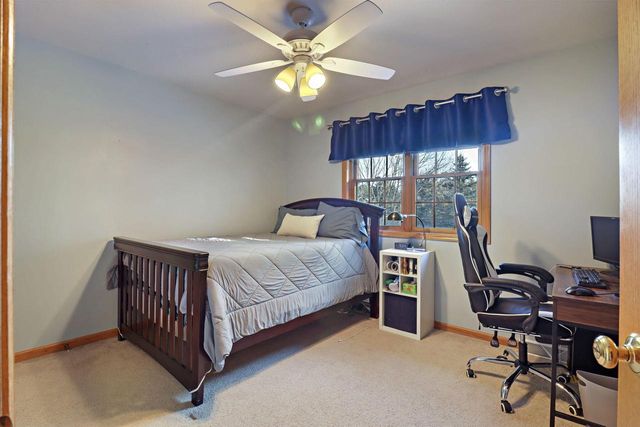 1100 Cooper Hawk DRIVE, Burlington, WI 53105