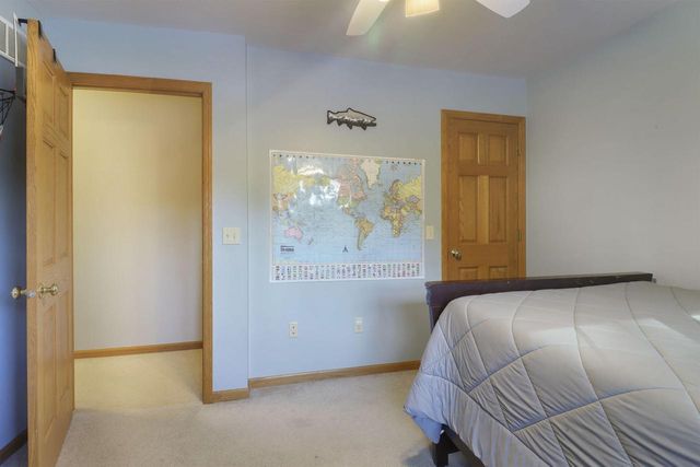 1100 Cooper Hawk DRIVE, Burlington, WI 53105