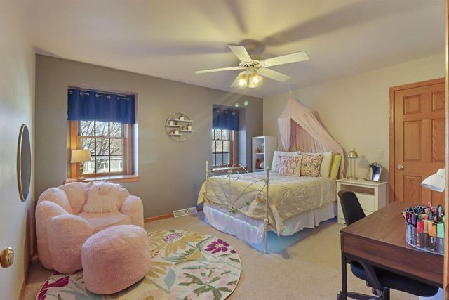 1100 Cooper Hawk DRIVE, Burlington, WI 53105