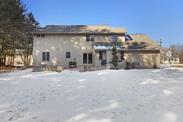 1100 Cooper Hawk DRIVE, Burlington, WI 53105