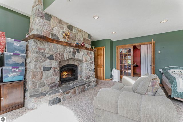 6690 N 39 Road, Manton, MI 49663