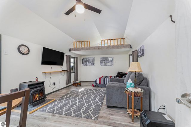 6690 N 39 Road, Manton, MI 49663