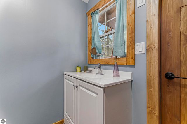 6690 N 39 Road, Manton, MI 49663