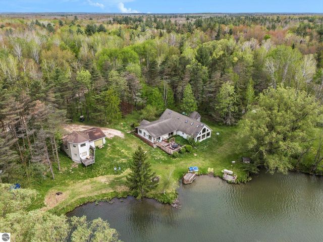 6690 N 39 Road, Manton, MI 49663