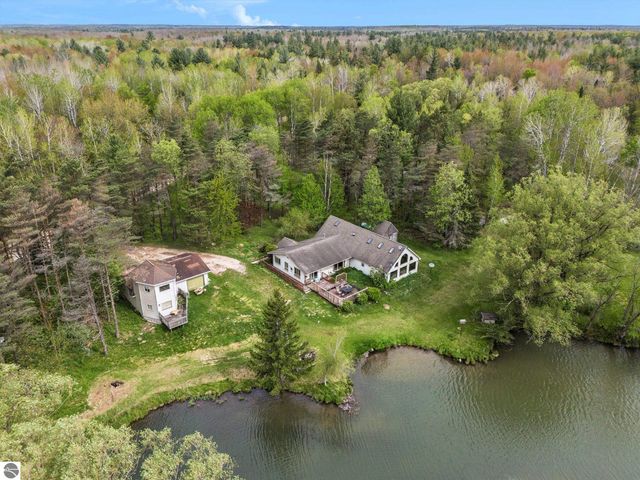 6690 N 39 Road, Manton, MI 49663