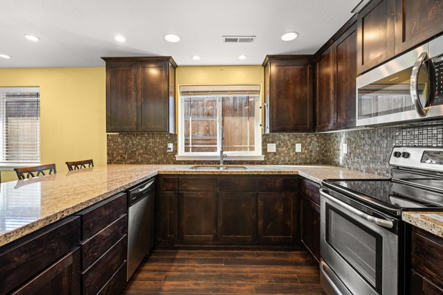 925 Sellwood Drive, Eagle Point, OR 97524