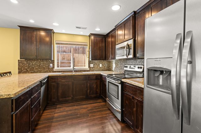 925 Sellwood Drive, Eagle Point, OR 97524