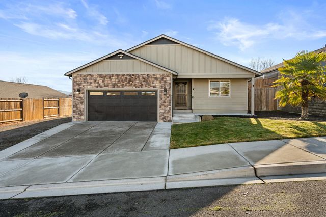 925 Sellwood Drive, Eagle Point, OR 97524