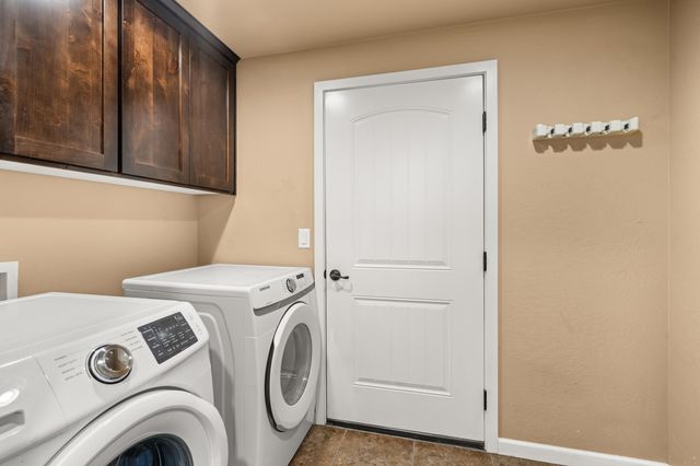 925 Sellwood Drive, Eagle Point, OR 97524