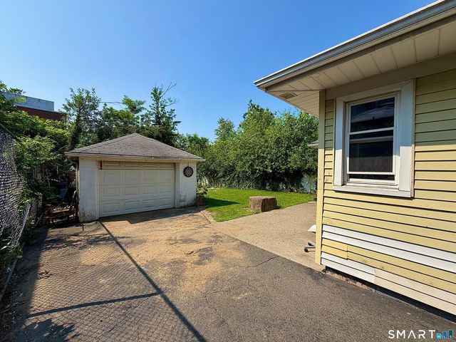 41 Quince Street, Bridgeport, CT 06606