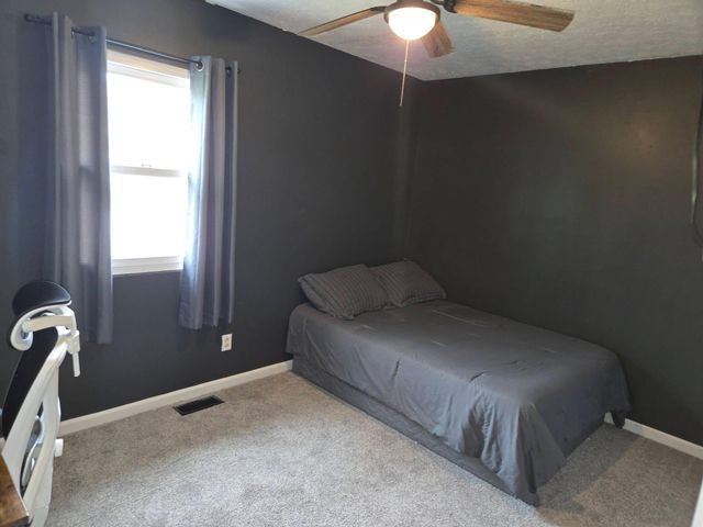 330 Whispering Woods Drive, Irvine, KY 40336