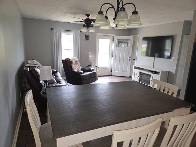 330 Whispering Woods Drive, Irvine, KY 40336