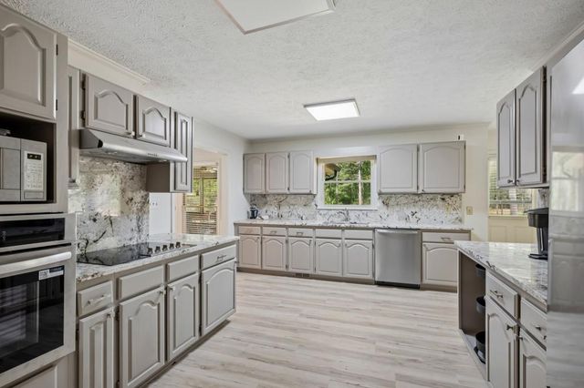 5185 Paul Circle SW, Conyers, GA 30094