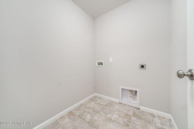 8425 Splendid Point, Louisville, KY 40229