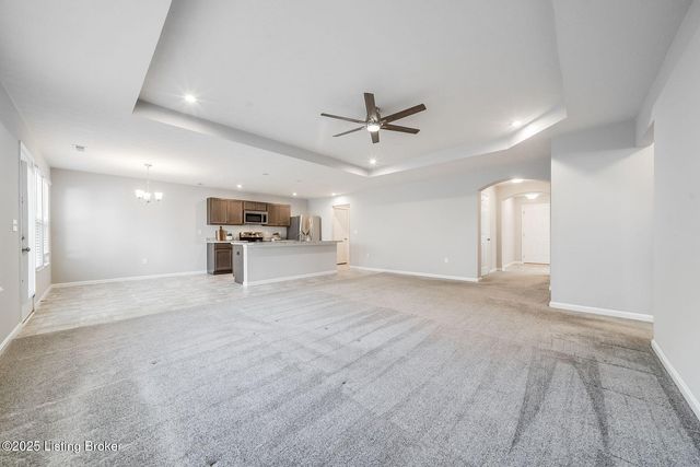 8425 Splendid Point, Louisville, KY 40229