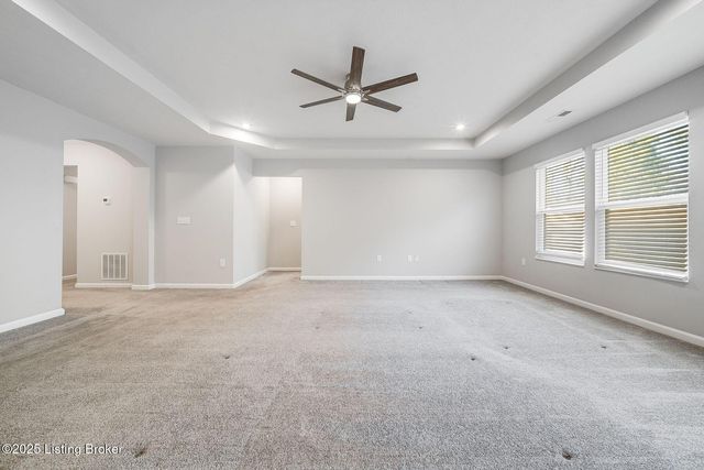 8425 Splendid Point, Louisville, KY 40229