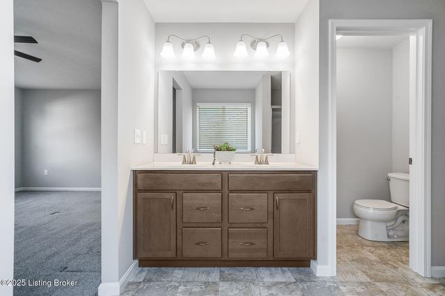 8425 Splendid Point, Louisville, KY 40229