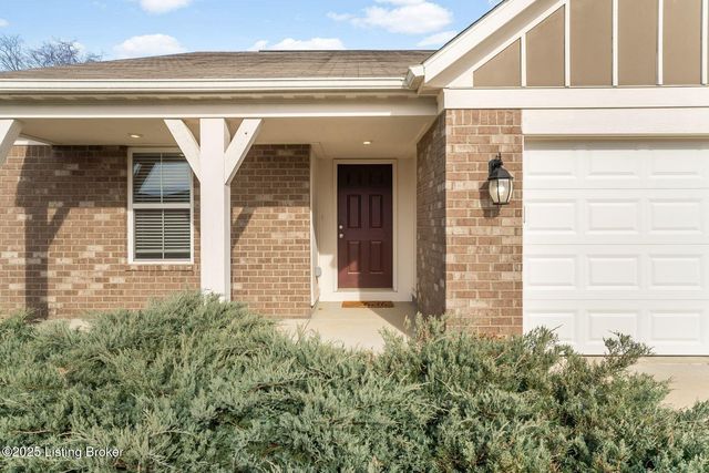 8425 Splendid Point, Louisville, KY 40229