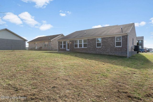 8425 Splendid Point, Louisville, KY 40229