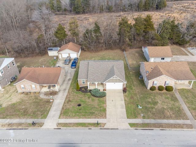 8425 Splendid Point, Louisville, KY 40229