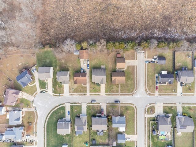 8425 Splendid Point, Louisville, KY 40229