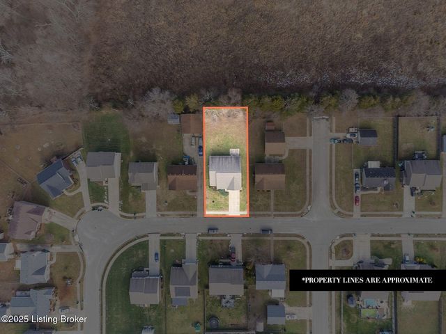 8425 Splendid Point, Louisville, KY 40229