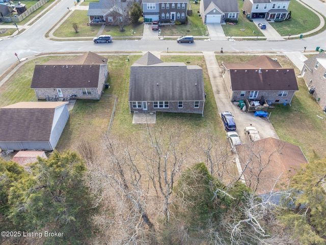 8425 Splendid Point, Louisville, KY 40229