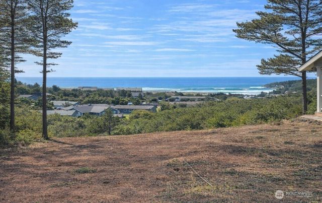 35512 J Place, Ocean Park, WA 98640