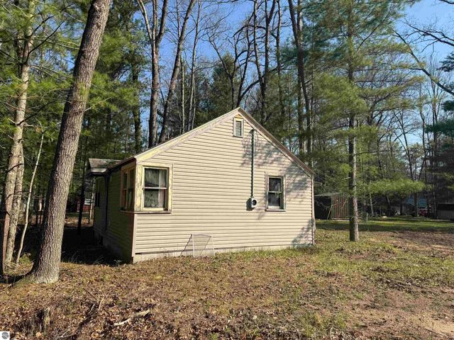 4573 N Able Street, Irons, MI 49644