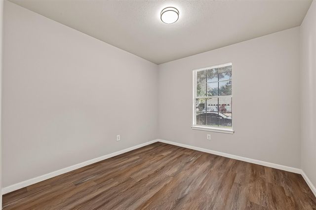 4923 Sandalwood Avenue, Rosenberg, TX 77471