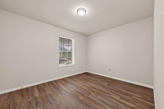 4923 Sandalwood Avenue, Rosenberg, TX 77471