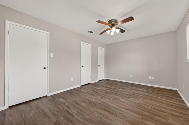 4923 Sandalwood Avenue, Rosenberg, TX 77471