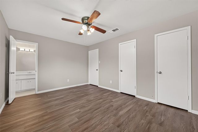 4923 Sandalwood Avenue, Rosenberg, TX 77471